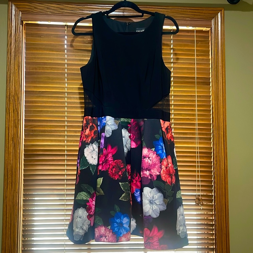 XSCAPE Floral Dress with Pockets! Size 14